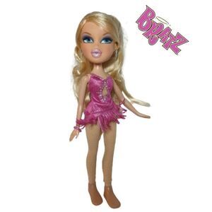 Vintage Bratz Cloe Doll Play Sports Ice Skating Cloe 2001 Blond Hair